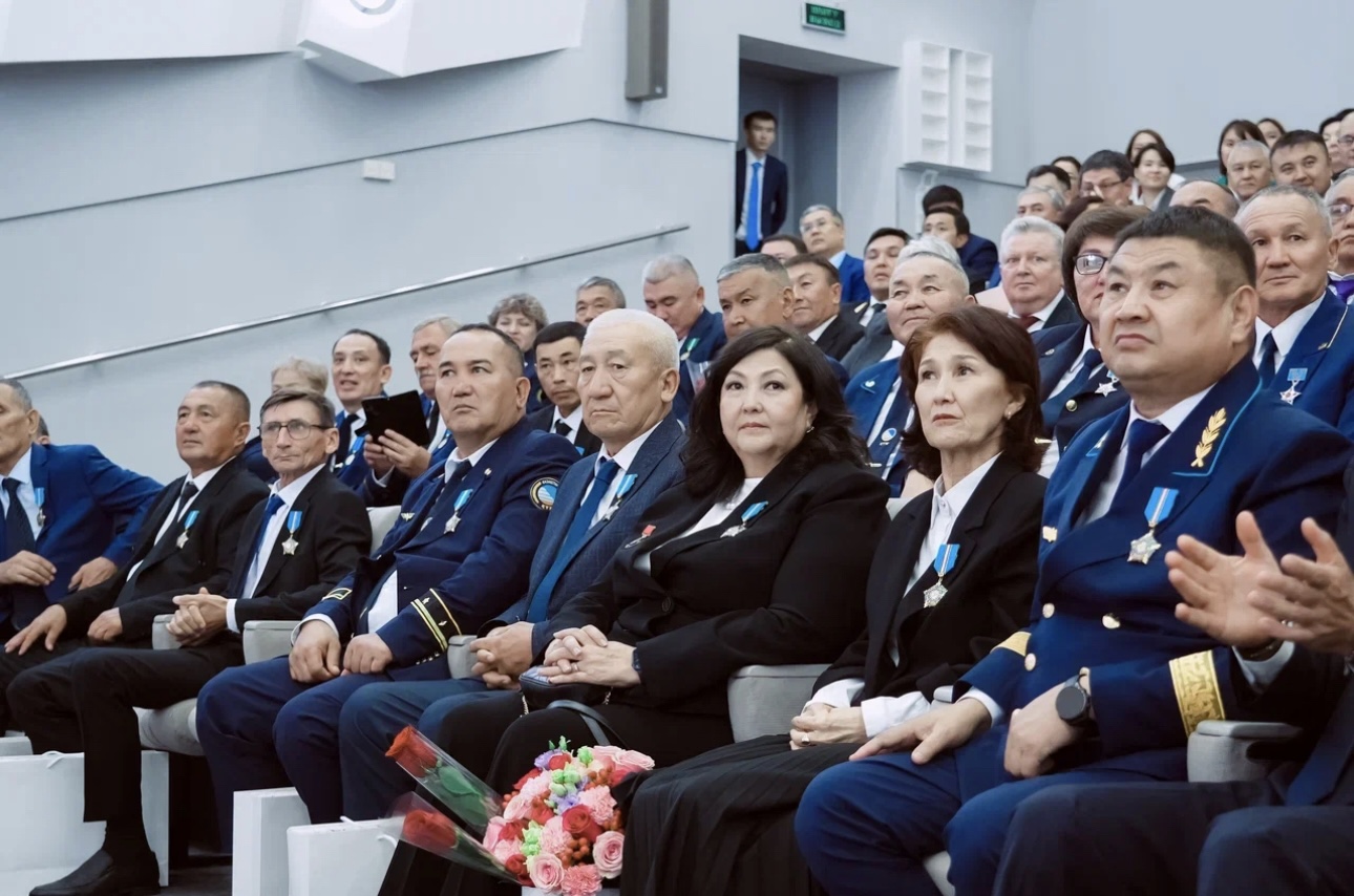 В Министерстве транспорта прошло торжественное собрание, посвященное профессиональному празднику специалистов