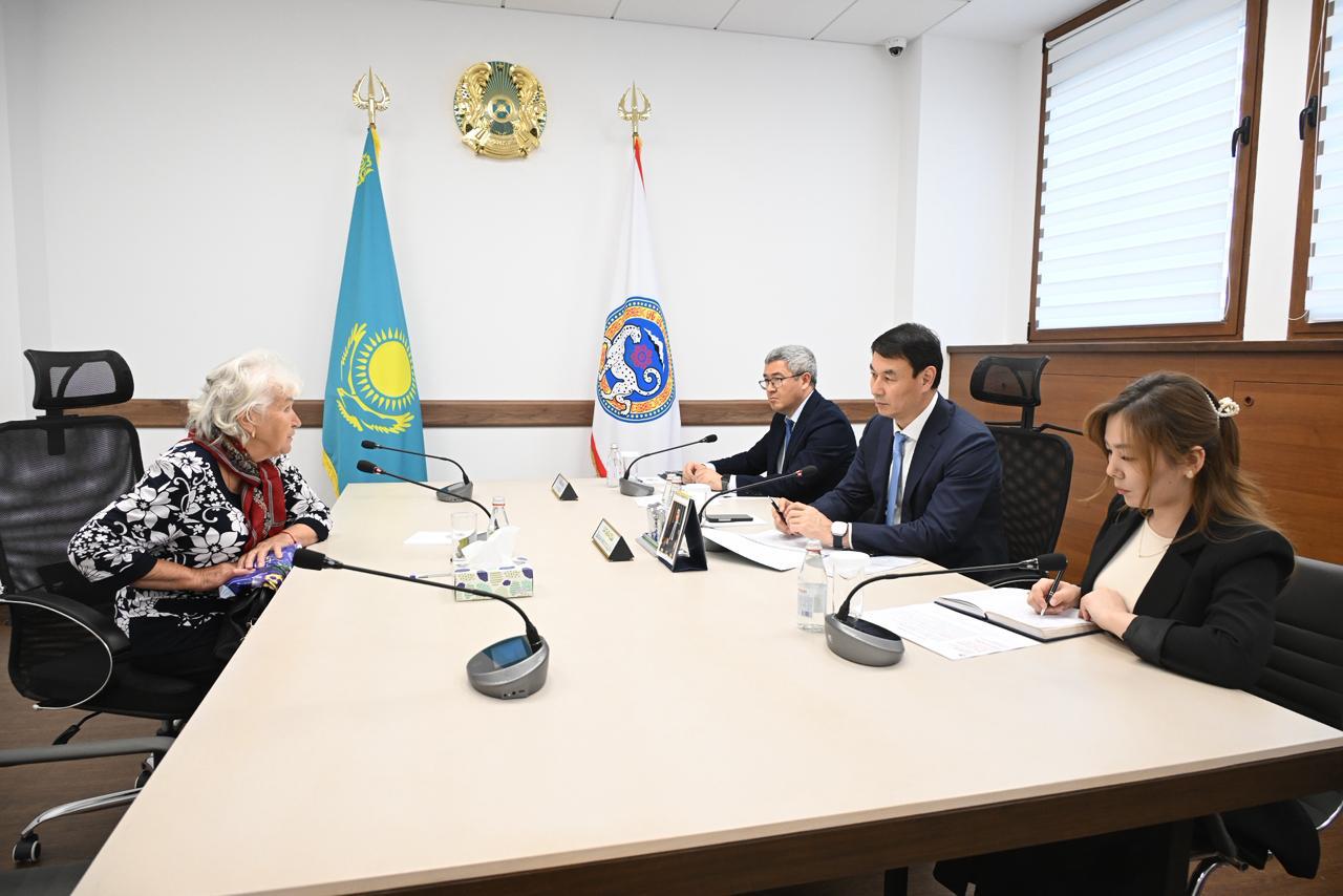 Аким города Алматы провел личный прием граждан