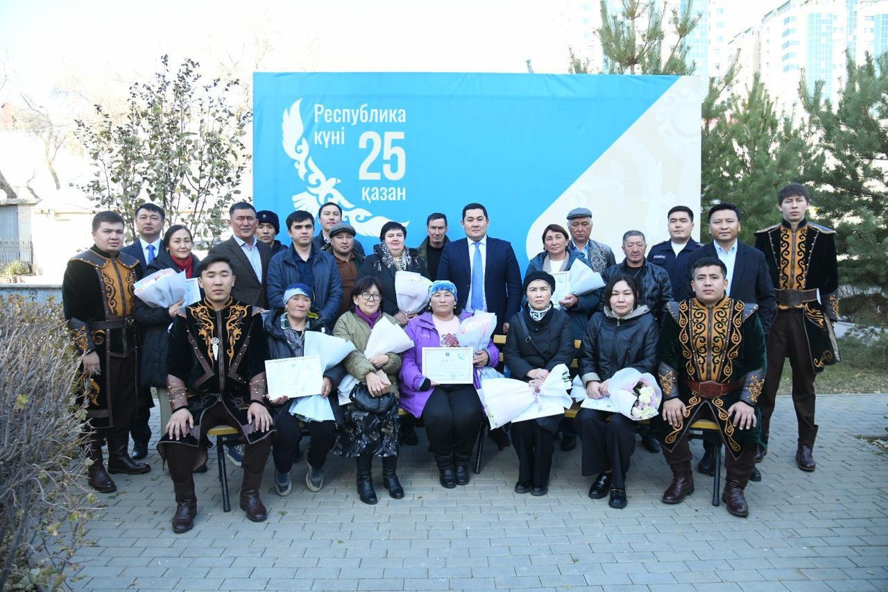 Лучших работников коммунальных служб наградили в Астане