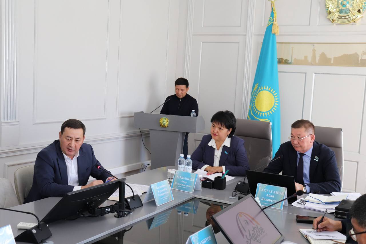 Состоялось заседание постоянной комиссии по жилищно-коммунальным вопросам