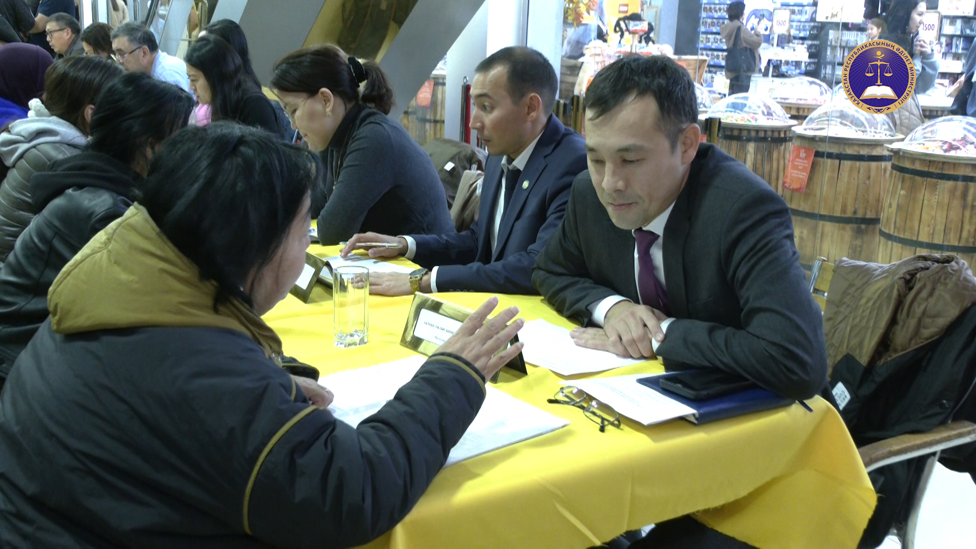 31.10.2025 года в торгово-развлекательном центре «Keruen City» департаментом юстиции совместно с прокуратурой Актюбинской области при участии представителей юридического сообщества и государственных органов области проведена республиканская акция «Народный юрист».