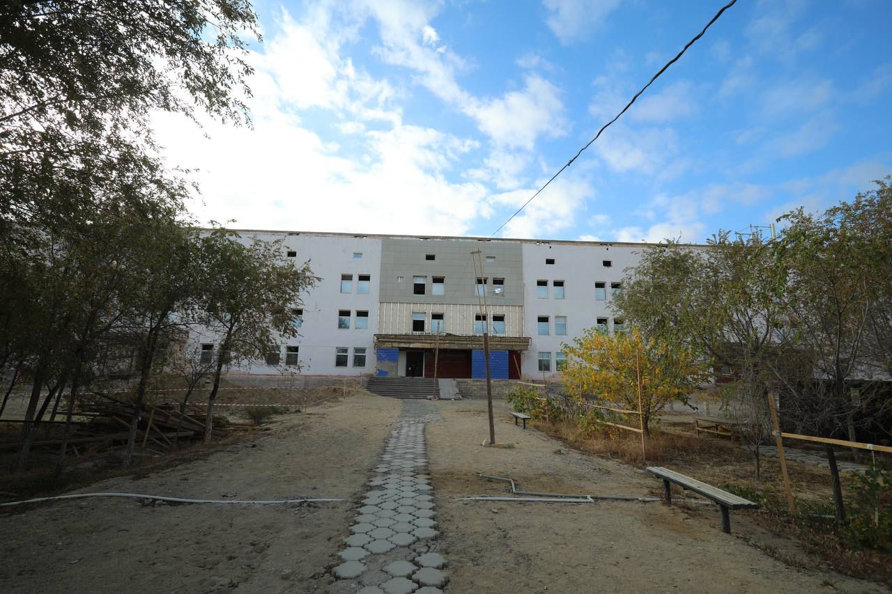 Нурдаулет Килыбай поручил ускорить ремонт больницы и восстановить работу газорегулирующей станции в Бейнеуской районе