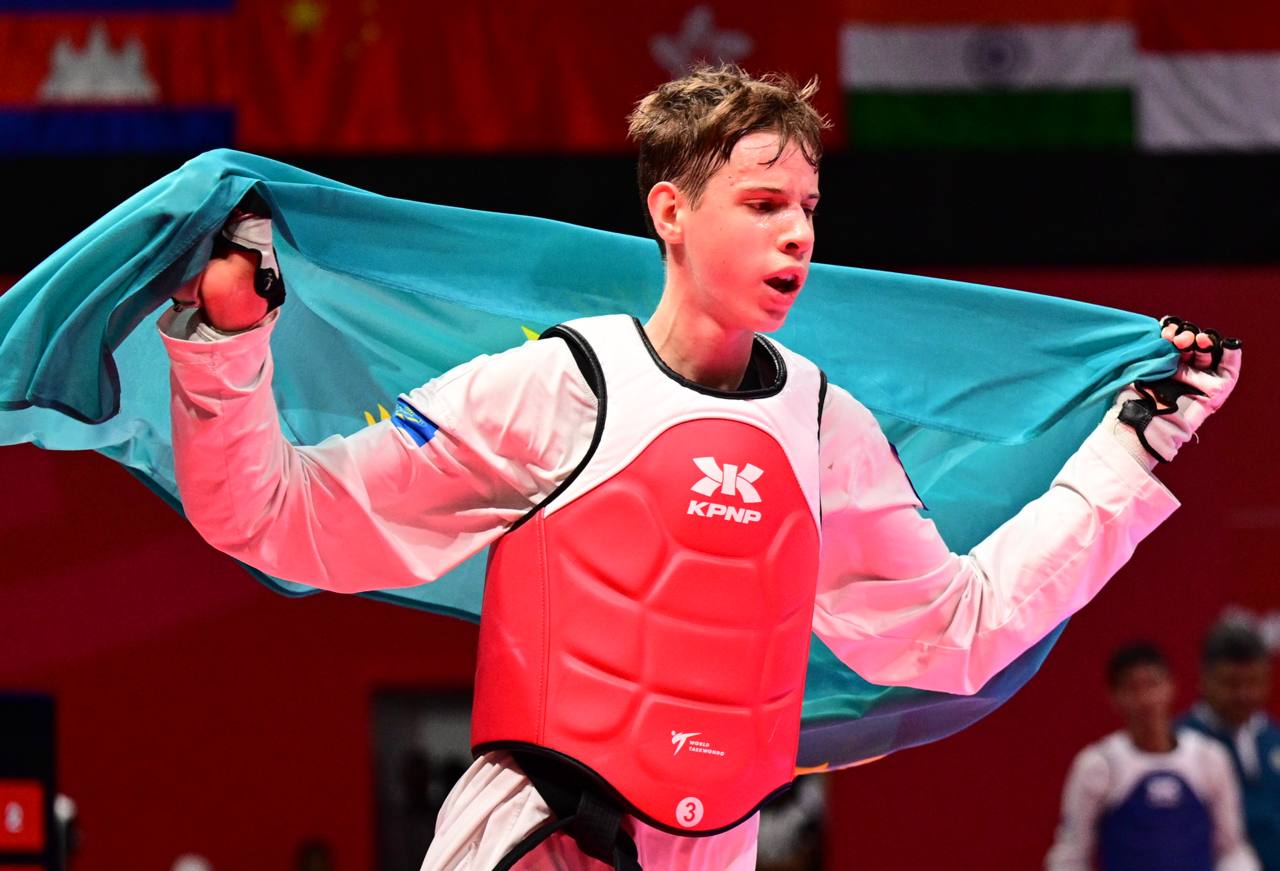 Казахстанский таеквондист принес стране очередное золото IІІ юношеских Азиатских игр
