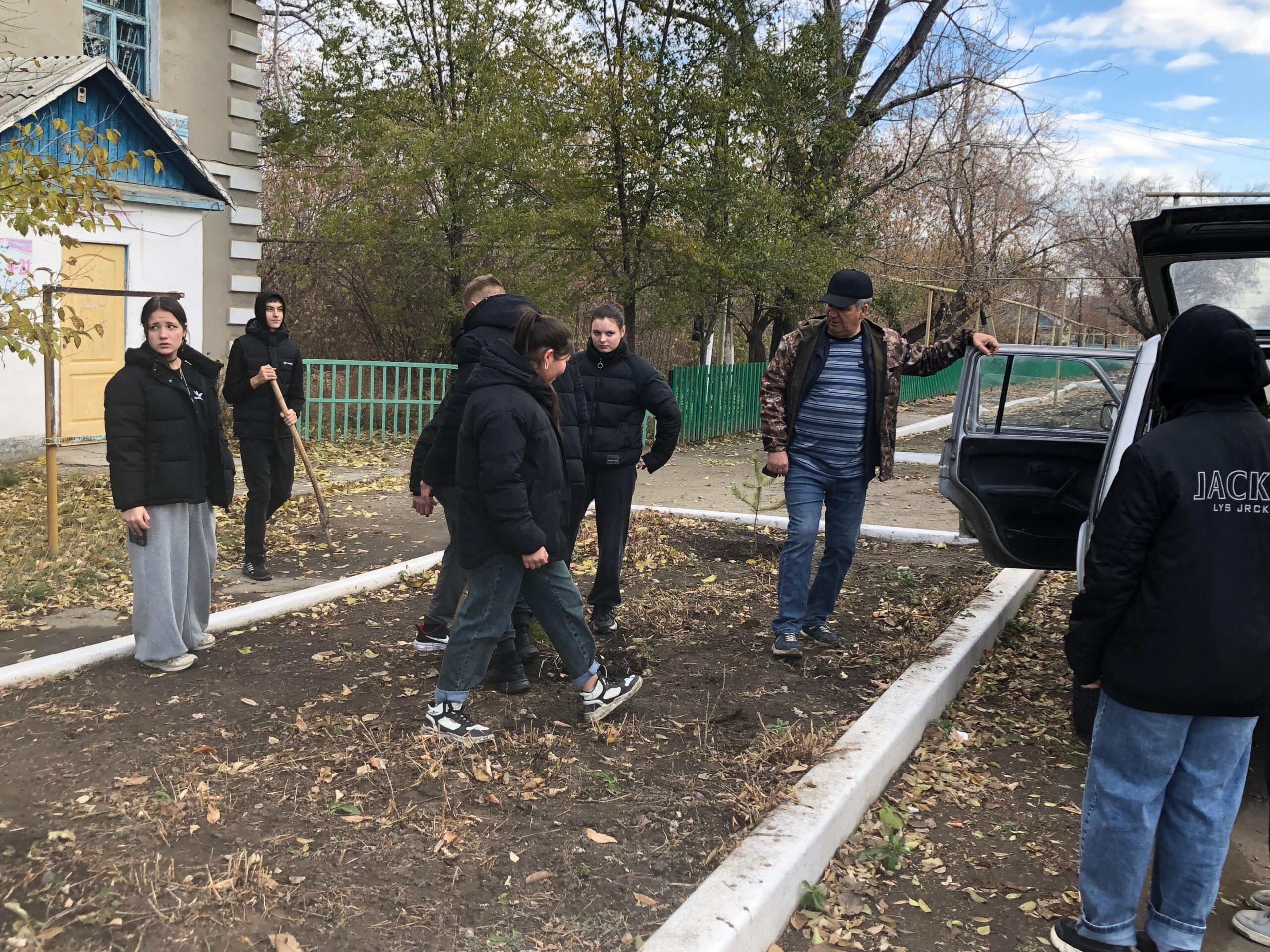 В рамках реализации программы „Таза Қазақстан“ в селе Босколь продолжаются работы по благоустройству