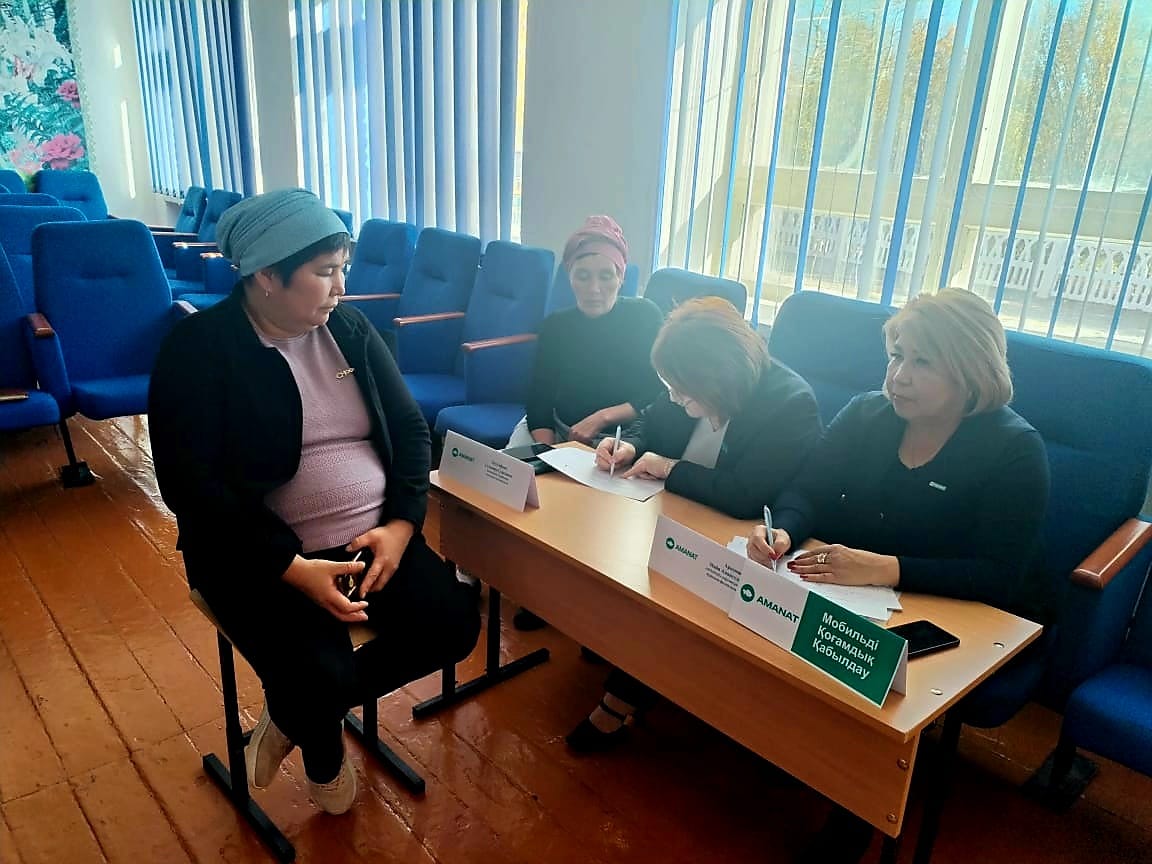 Сандыктауский районный филиал партии «AMANAT» организовал мобильный выездной прием граждан в селах Баракпай и Чашке