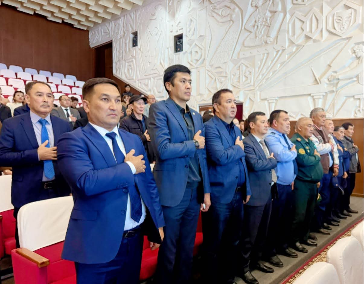 Чествовали спасателей