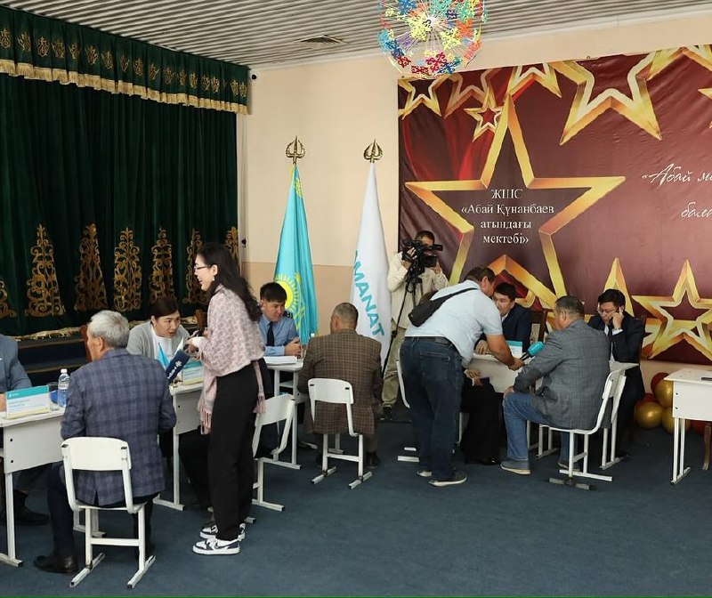 В КАРАТАУСКОМ РАЙОНЕ ПРОШЁЛ МОБИЛЬНЫЙ ОБЩЕСТВЕННЫЙ ПРИЁМ