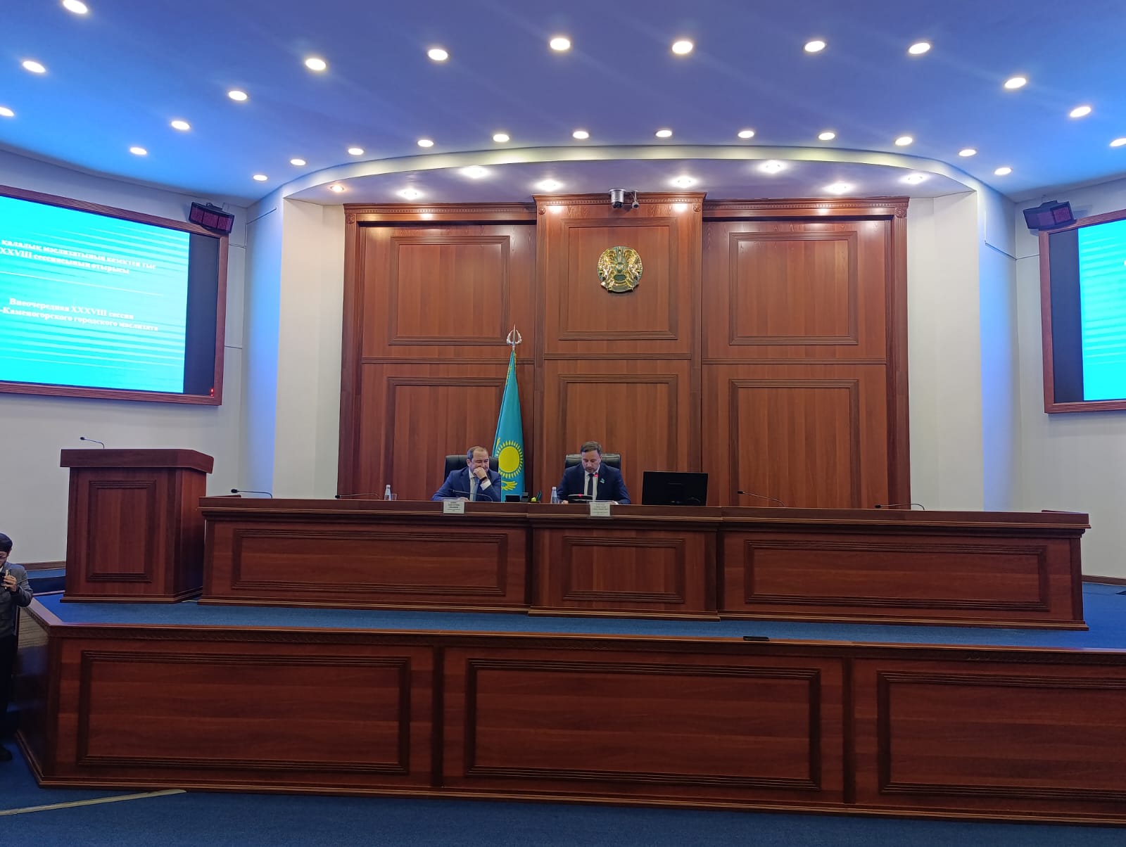 Депутаты на внеочередной 38-ой сессии Усть-Каменогорского городского маслихата рассмотрели вопрос о снижении ставки налога при применении специального налогового режима на основе упрощённой декларации.