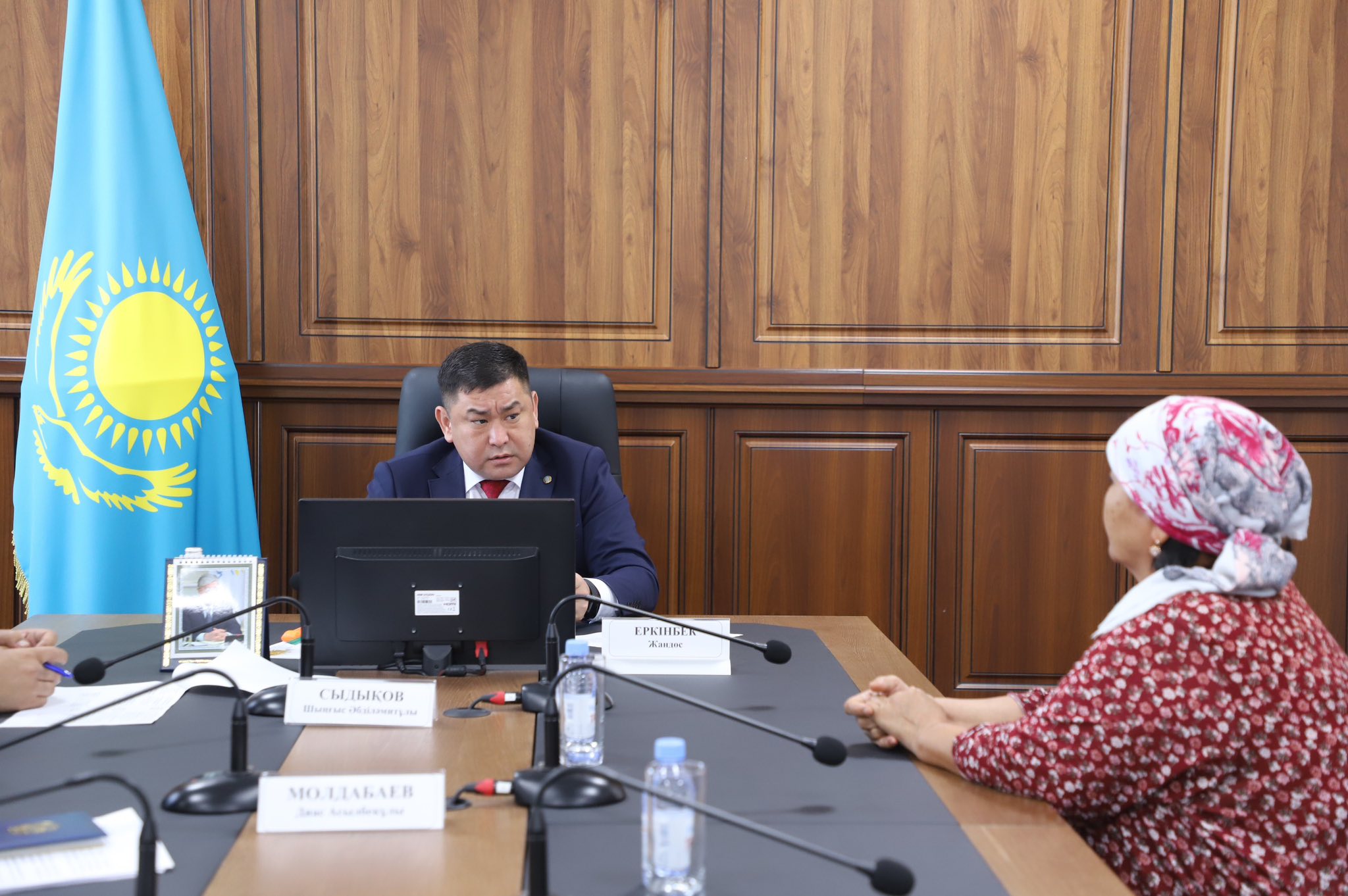 Личные обращения граждан находятся на контроле у акима района