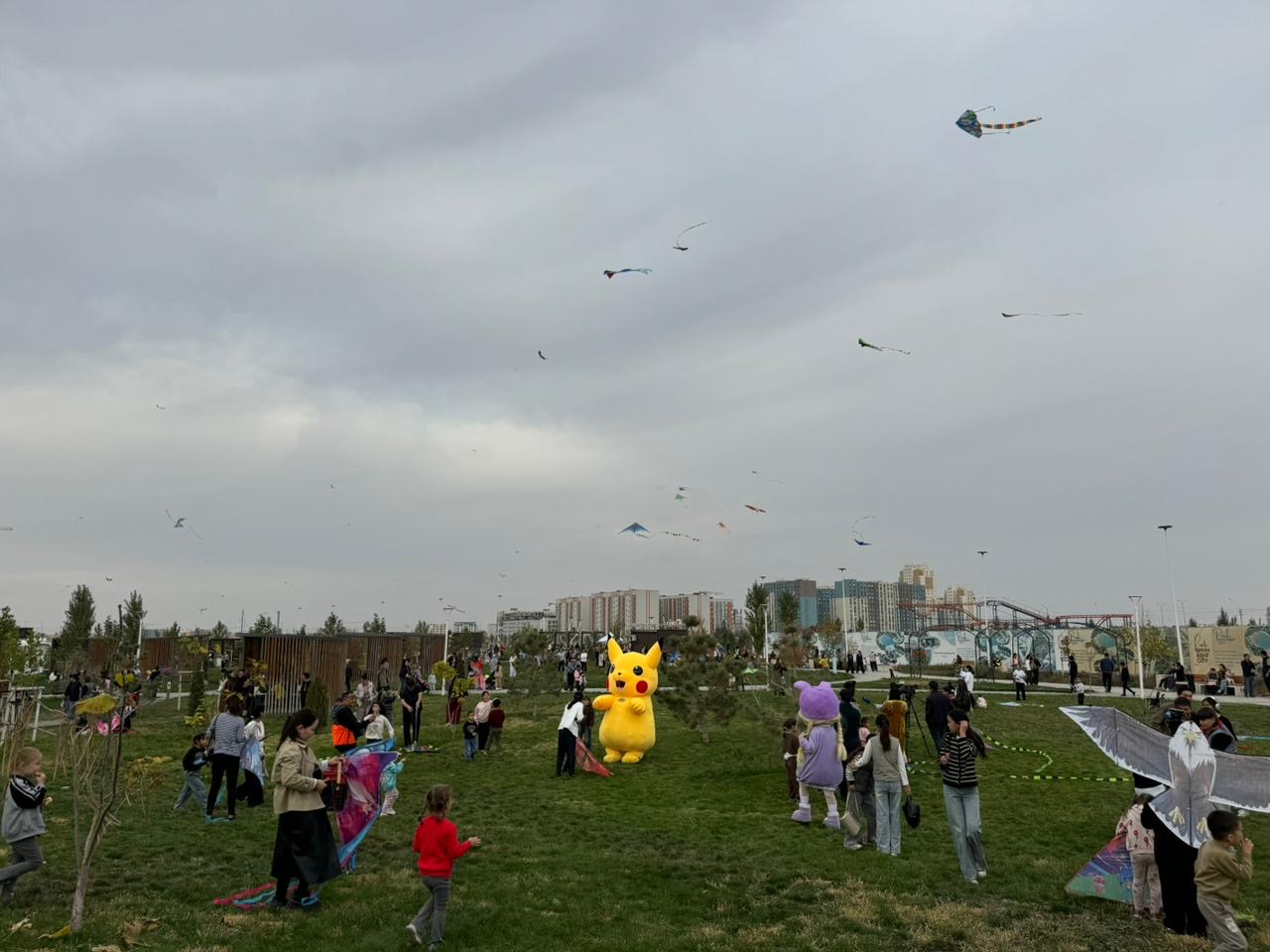 НЕБО, РАДОСТЬ И ЕДИНСТВО: ШЫМКЕНТ ОТМЕТИЛ ПРАЗДНИК В ЯРКИХ КРАСКАХ