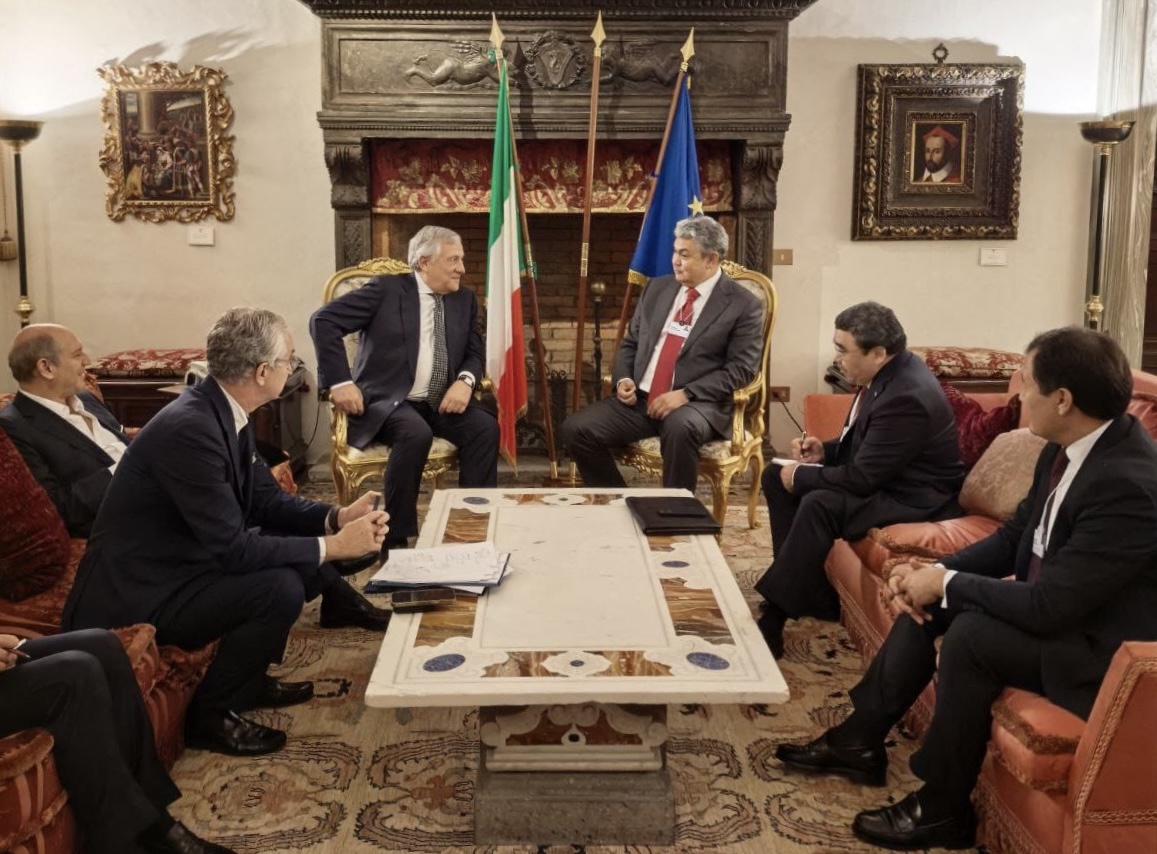 Министр иностранных дел Казахстана провёл встречу с главой МИД Италии