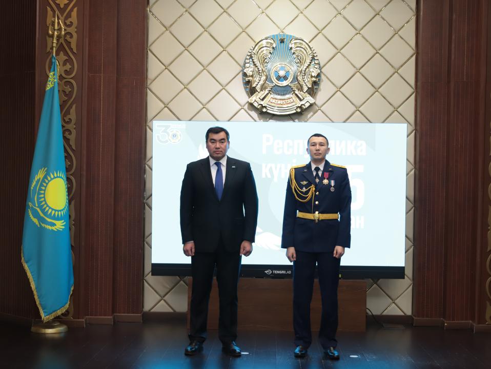 Карагандинский спасатель награждён орденом «Айбын» II степени имени Бауыржана Момышулы