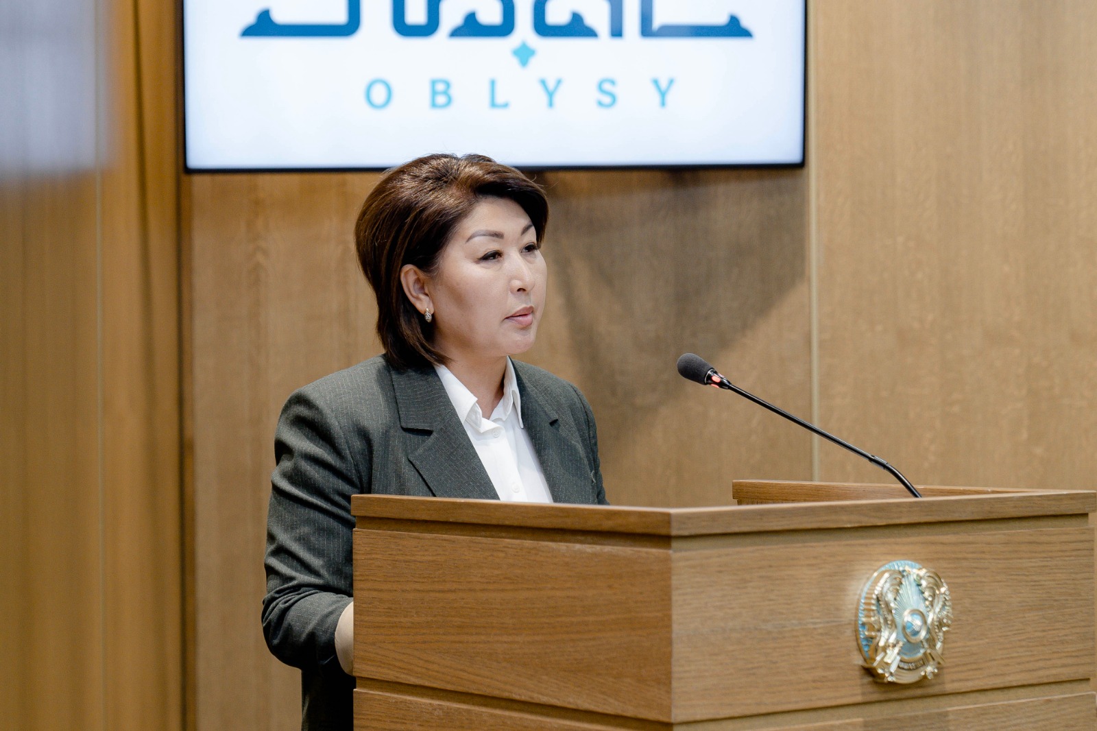 Террриториальная избирательная комиссия города Семей вручила удостоверение избранному акиму