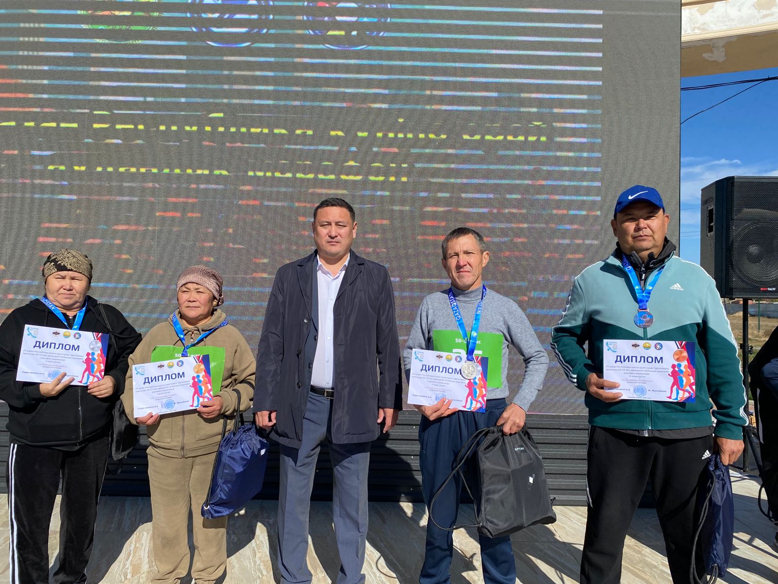 Итоговая акция «Чистый Казахстан» и районный марафон, посвящённый Дню Республики