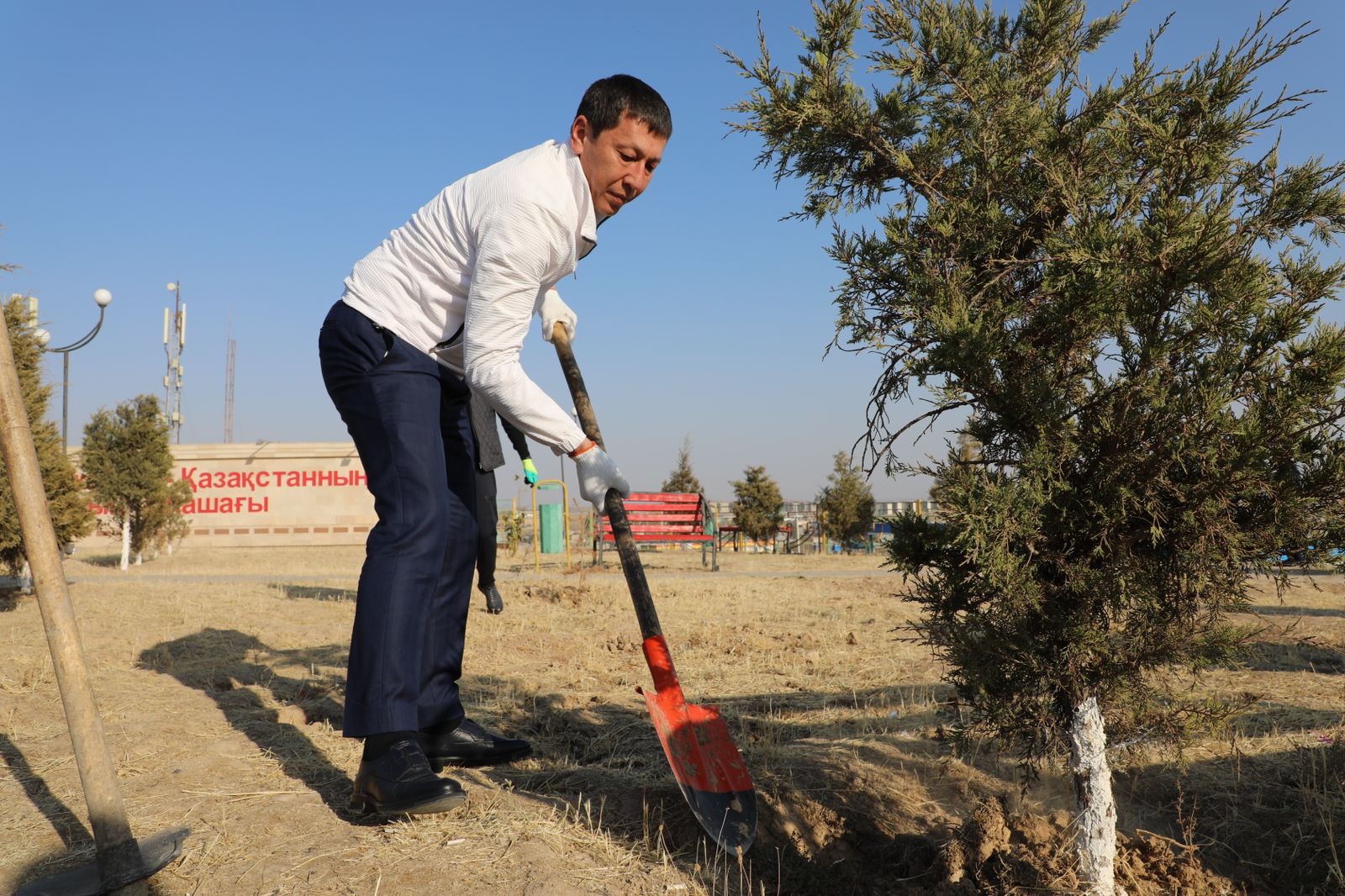 АКЦИЯ «ЧИСТЫЙ ЧЕТВЕРГ» – ЧИСТЫЙ ГОРОД, СВЕТЛОЕ БУДУЩЕЕ!