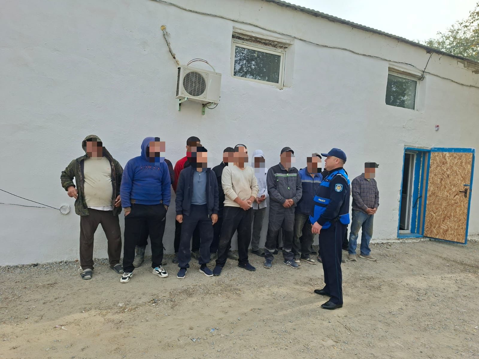 На станции Сексеул выявлены 14 нелегальных рабочих из Узбекистана