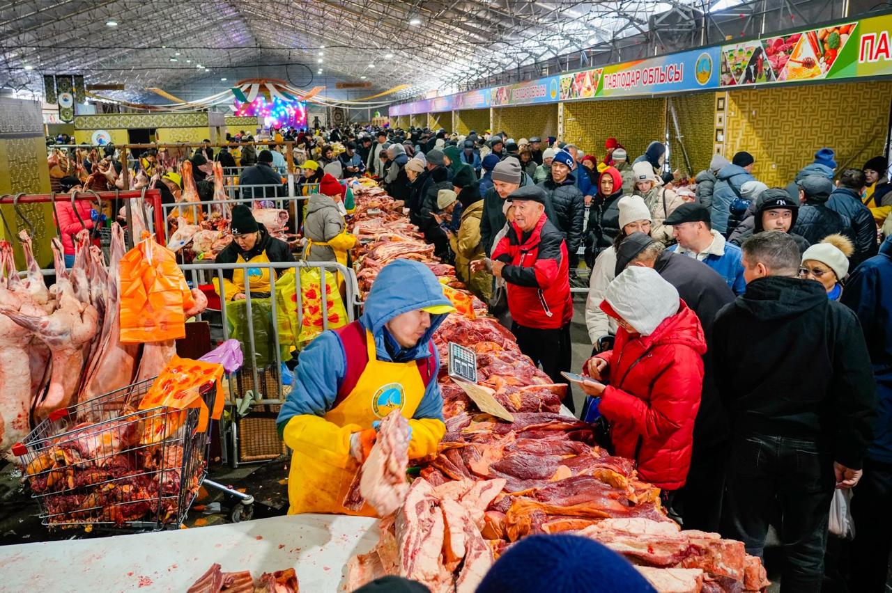 Доступные цены и самые свежие продукты: в Астане проходит ярмарка аграриев Павлодарской и Северо-Казахстанской областей