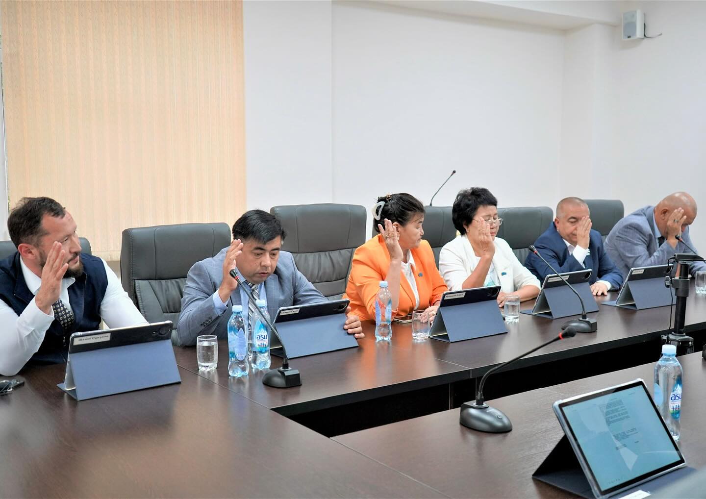 ПРОВЕДЕНА ОЧЕРЕДНАЯ ГОРОДСКАЯ СЕССИЯ МАСЛИХАТА