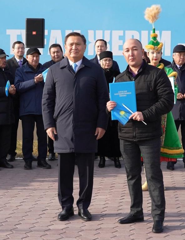 В Кокшетау состоялась церемония поднятия Государственного флага в честь Дня Республики