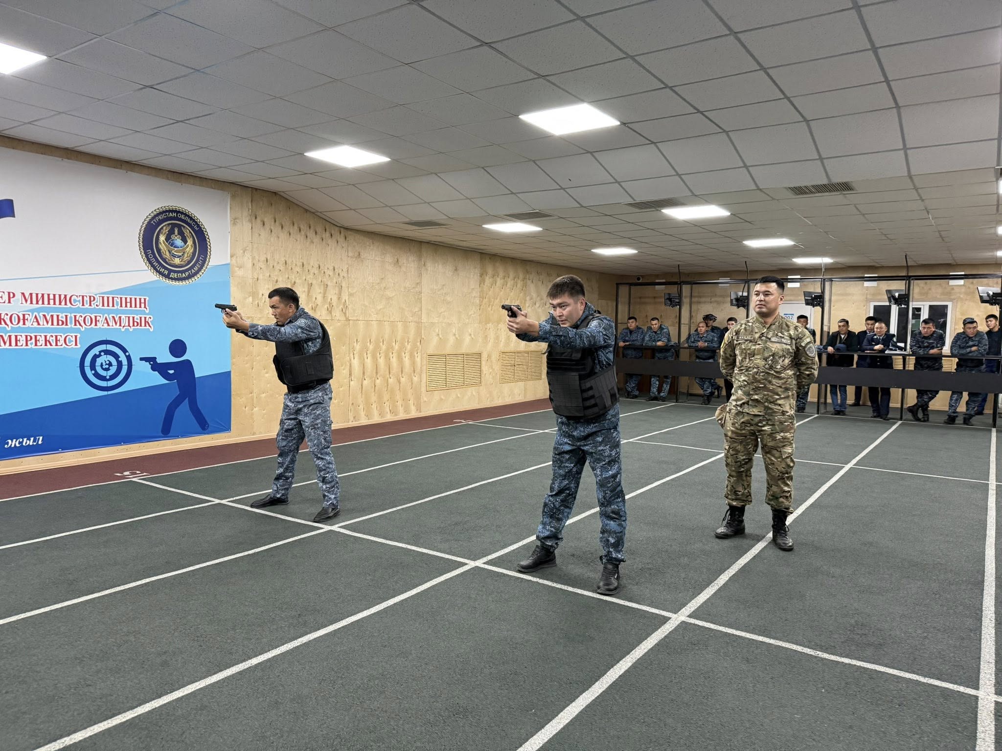 В канун Дня Республики полиция провела спортивные соревнования