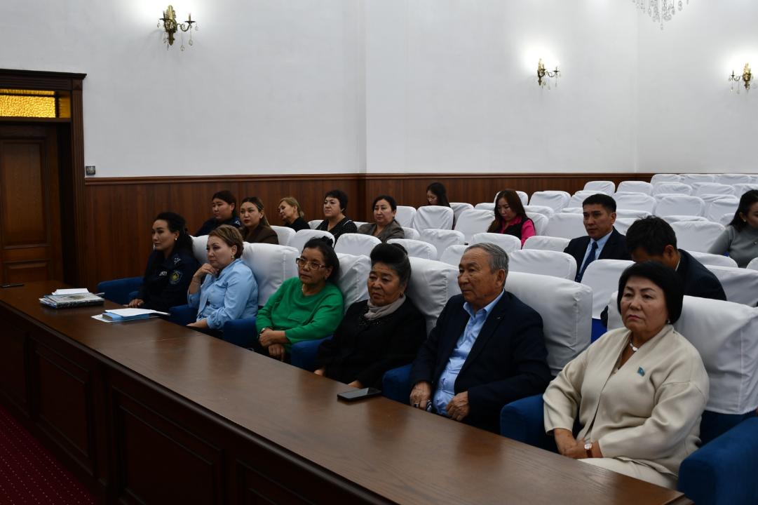 В Алакольском районе состоялось заседание комиссии по делам женщин и семейно-демографической политике