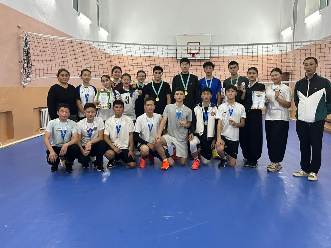 Волейбольный турнир  ко Дню Республики Казахстан