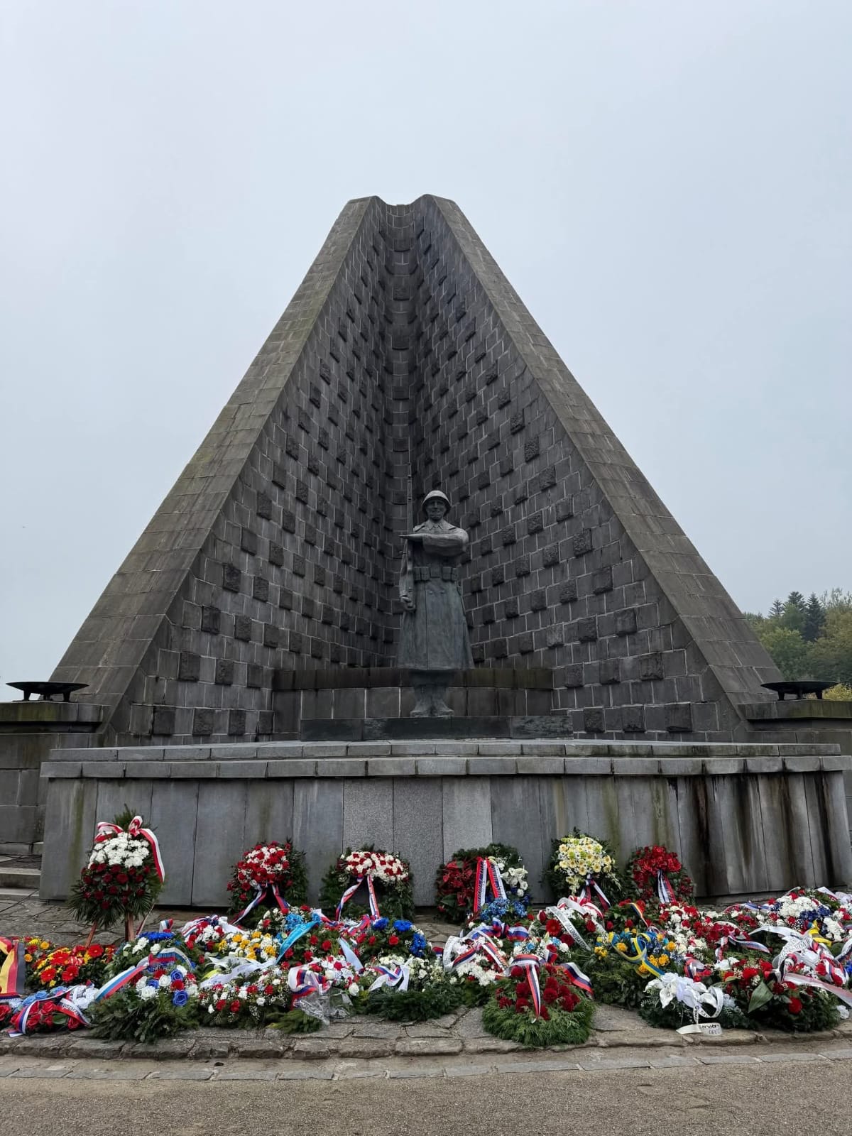 Посол Казахстана приняла участие в памятной церемонии в Дукле