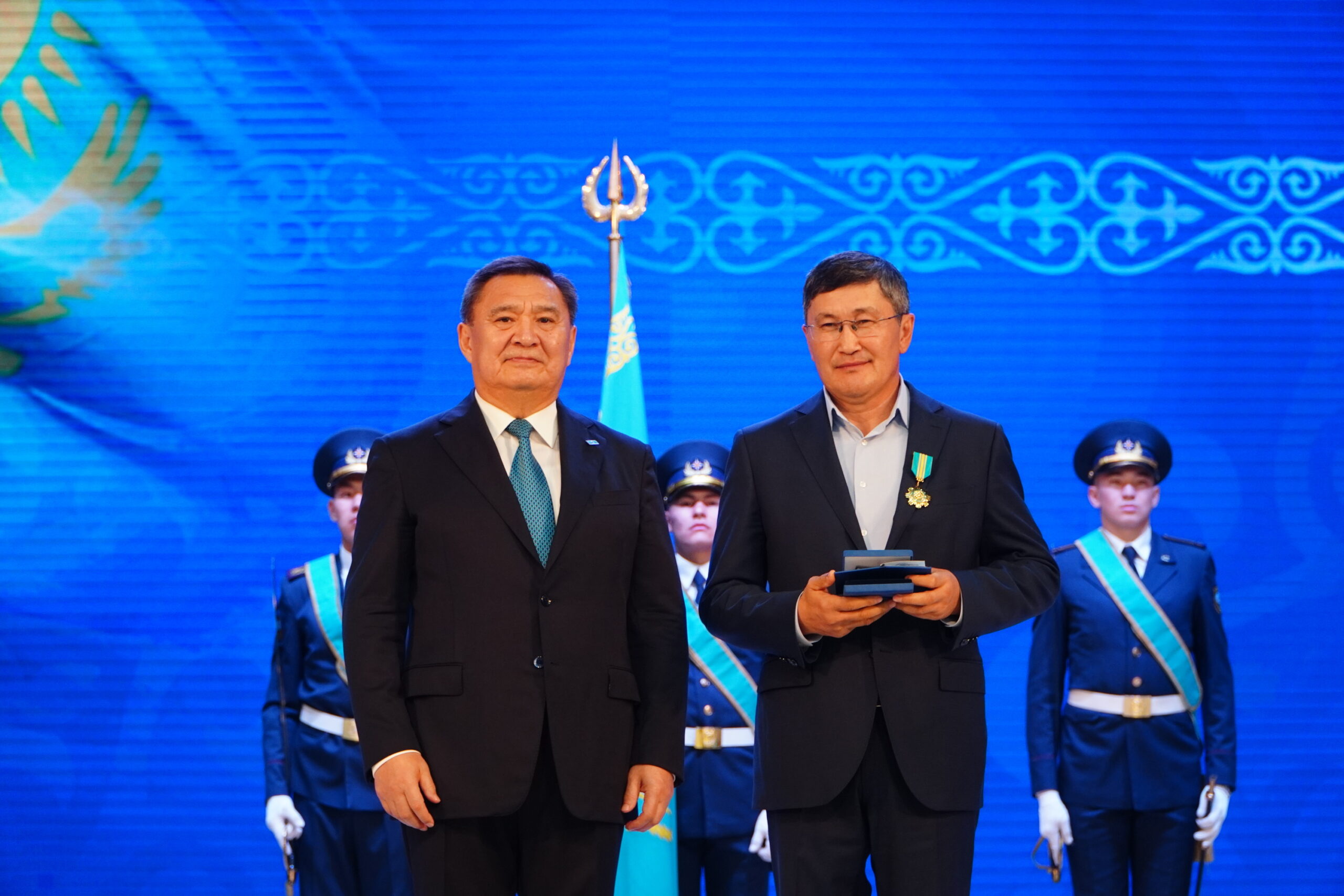 Представители Целиноградского района удостоены государственных наград ко Дню Республики