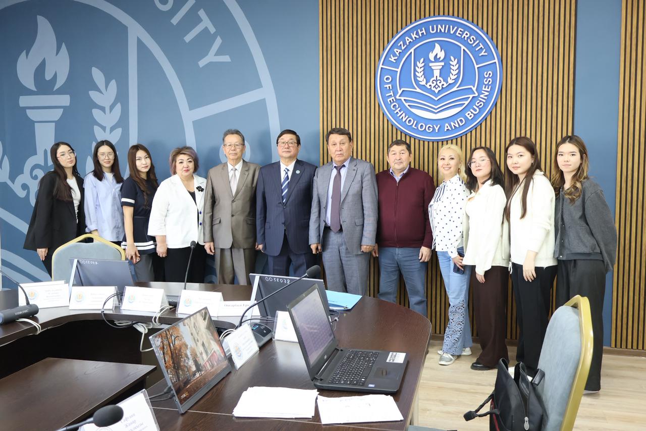 В КазУТБ обсудили исторические предпосылки образования независимого Казахстана