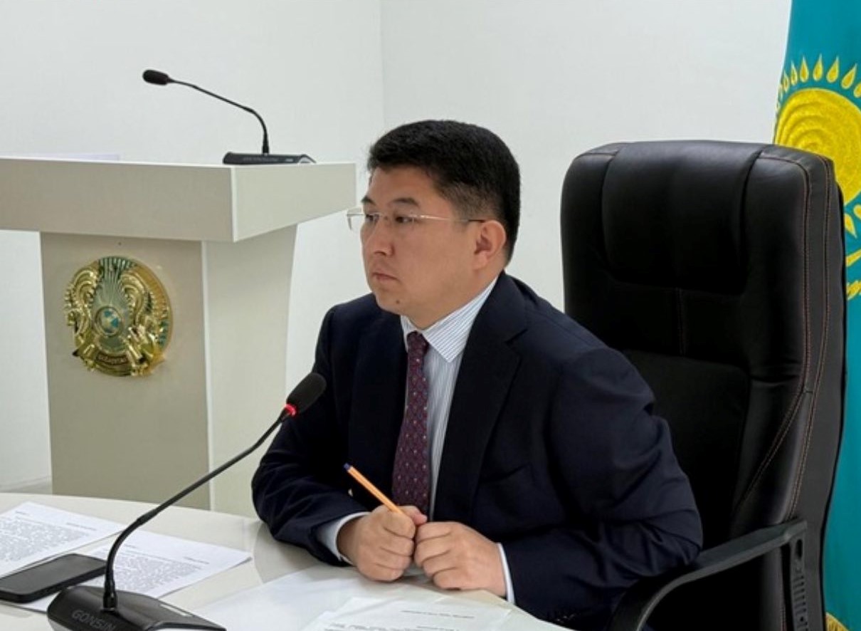 Первый блок аппаратного совещания: развитие системы лекарственного обеспечения