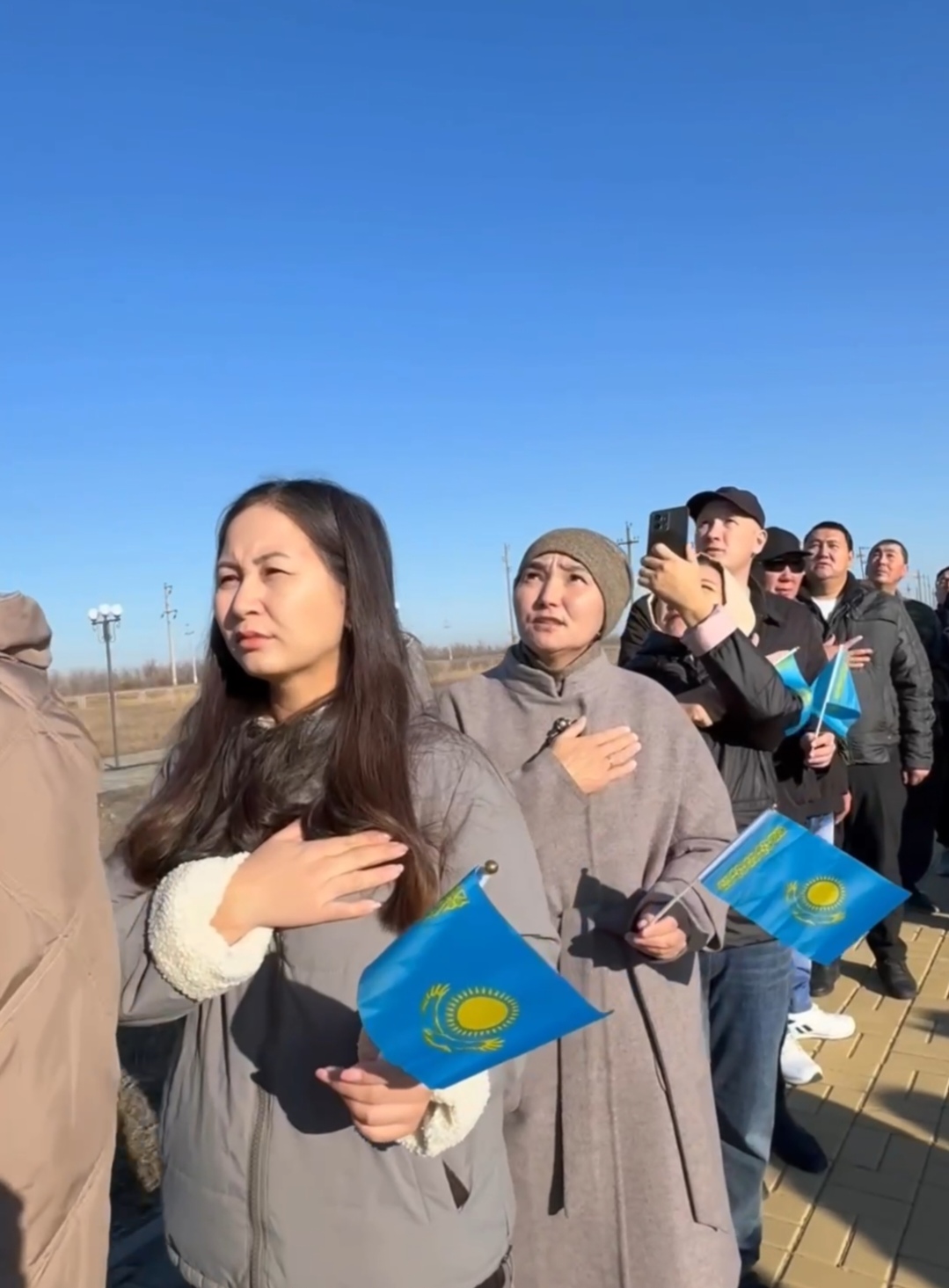 🔹 В Мартуке в честь Дня Республики состоялась торжественная церемония поднятия Государственного флага