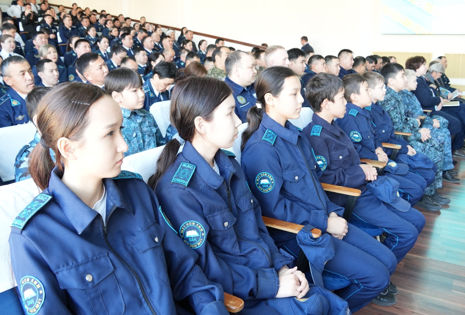 За образцовую службу: В преддверии Дня Республики в Карагандинской области отметили лучших полицейских