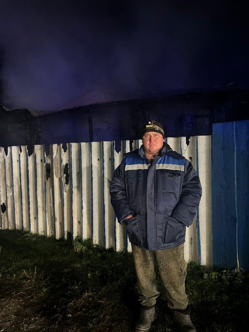 В Восточно-Казахстанской области сосед спас двух детей из горящего дома