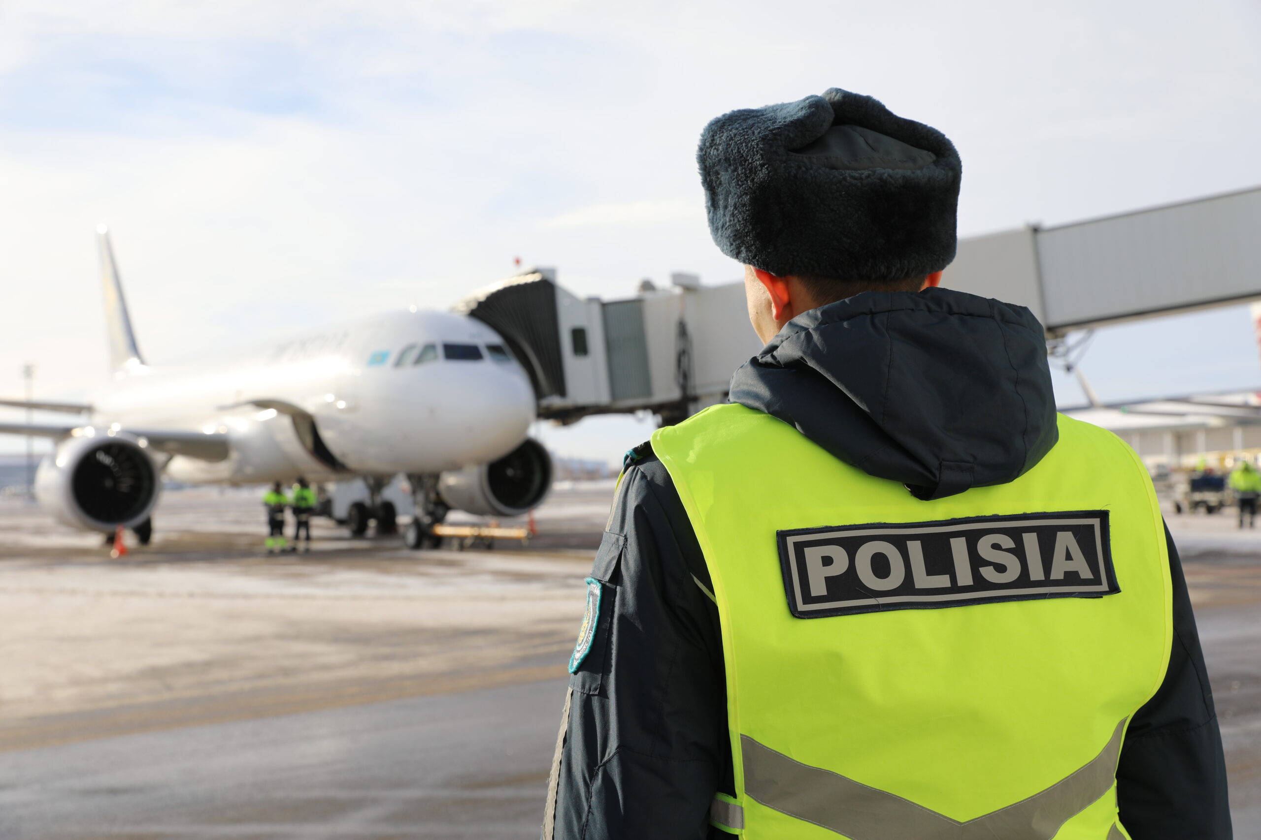 Транспортные полицейские сняли с авиарейса «Франкфурт-Астана» иностранного гражданина в состоянии алкогольного опьянения