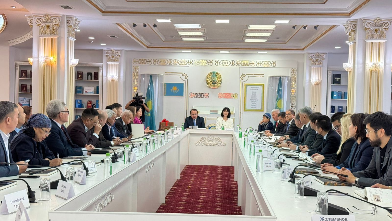 Состоялась церемония презентации книги Абая Кунанбаева, переведённой на семь языков