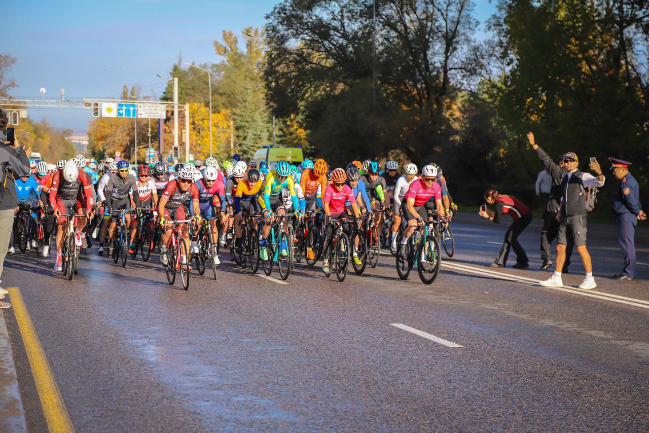 В Алматы в воскресенье ограничат движение автотранспорта в связи с проведением велогонки Giro d’Almaty 2025