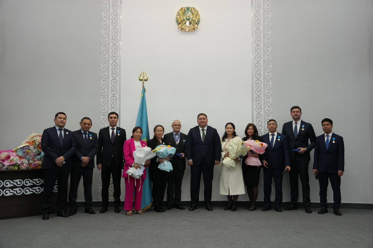 Ко Дню Республики в Министерстве транспорта состоялось торжественное мероприятие