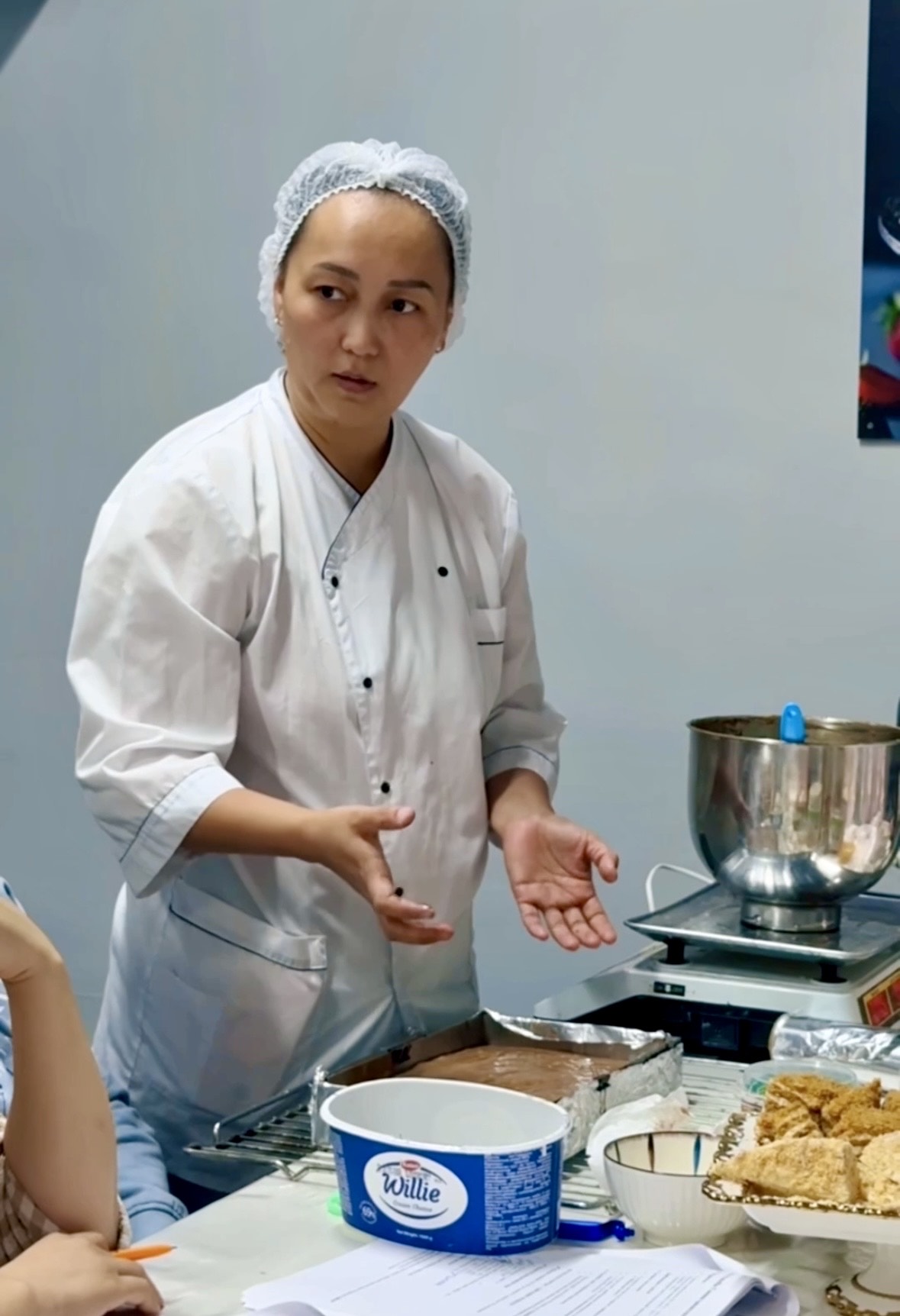 Мир сладостей: в Актау прошел двухдневный мастер-класс по кондитерскому искусству