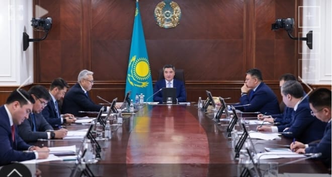 Премьер-министр поручил продолжать увеличивать темпы в базовых отраслях экономики и принимать меры по повышению доходов населения