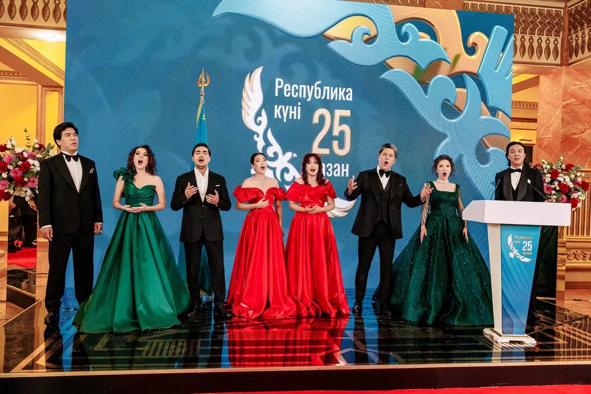 В Алматы в честь Дня Республики наградили деятелей культуры и информации