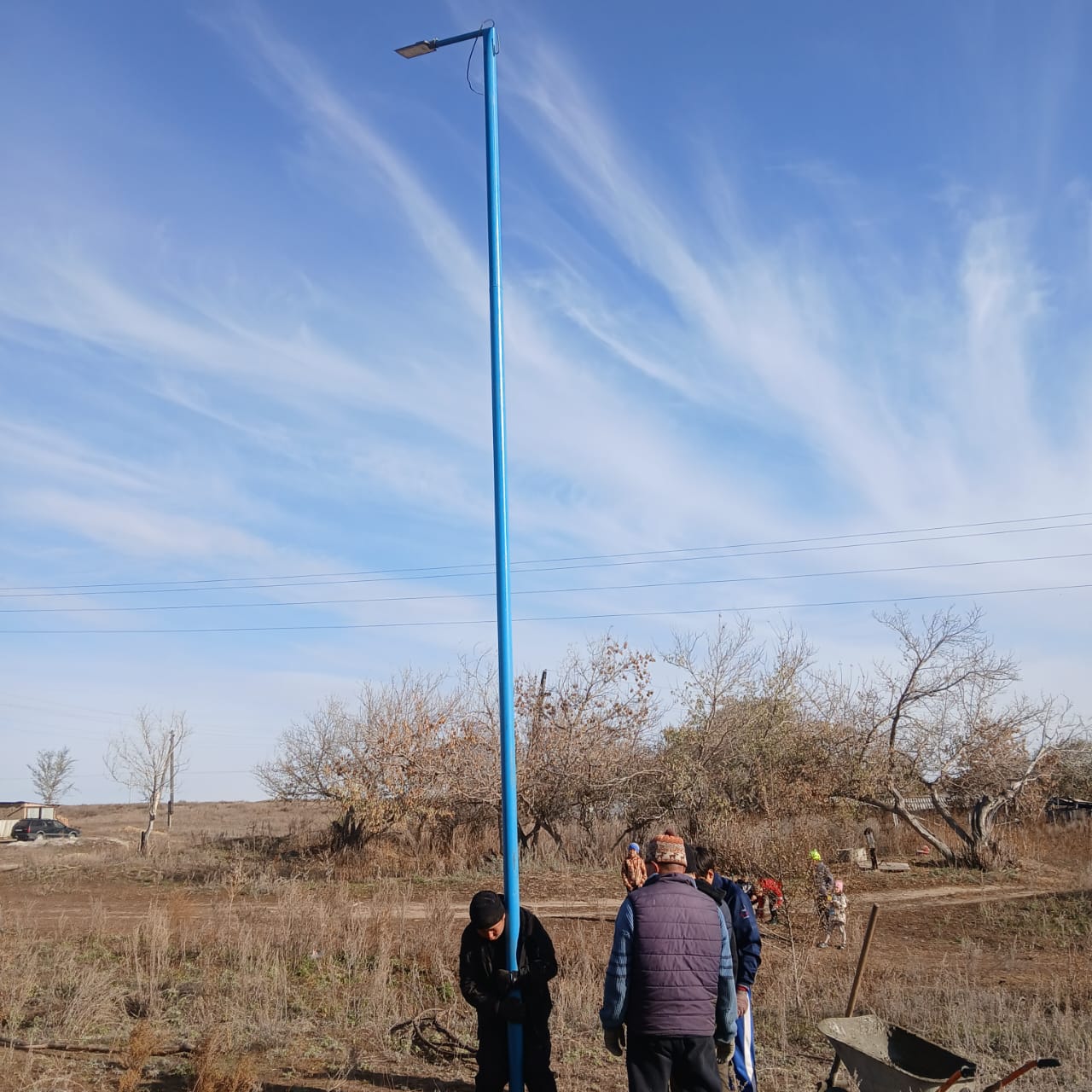 Установка опор уличного освещения