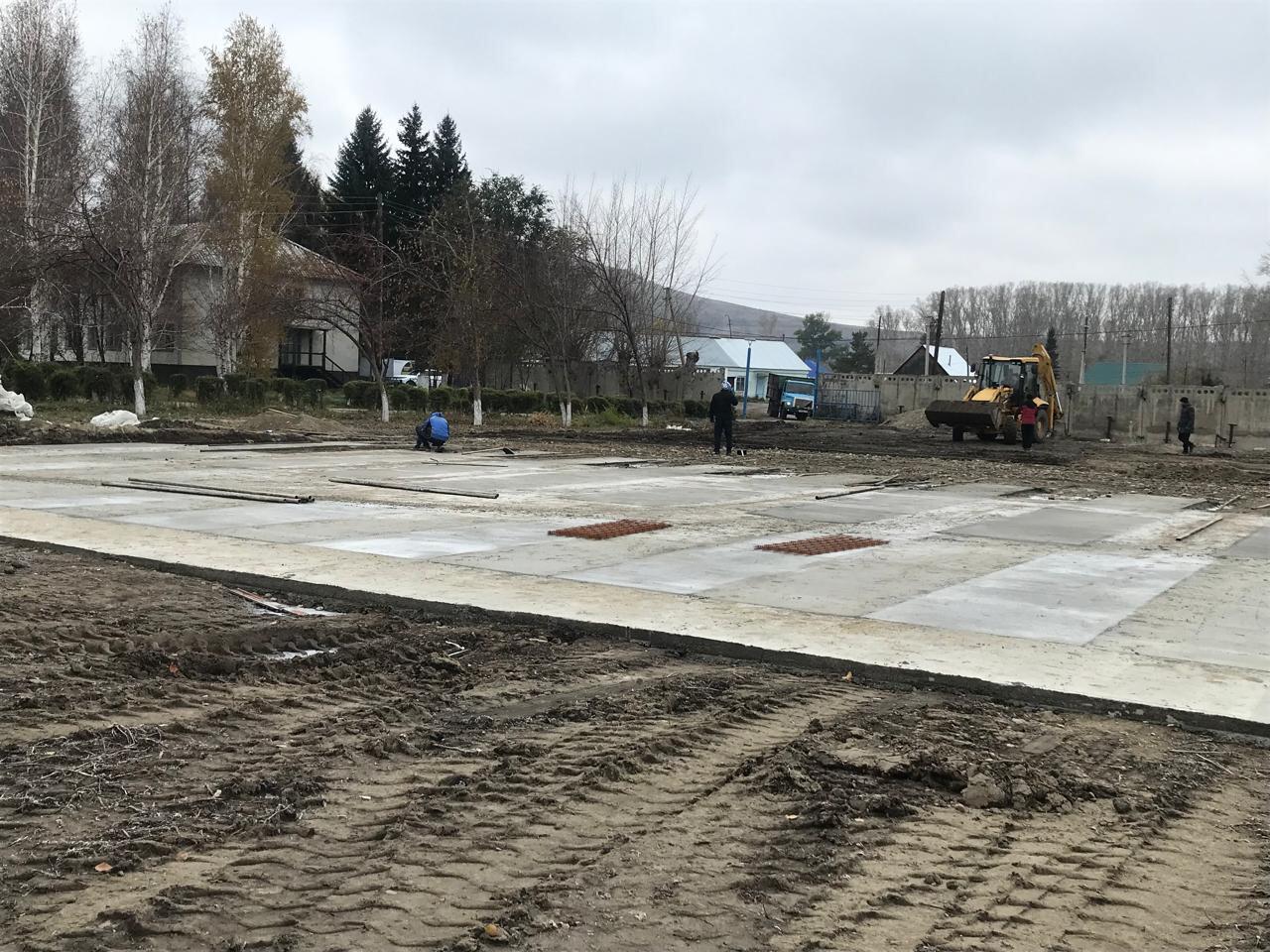 В селе Прогресс ведутся работы по устройству хоккейной площадки! 