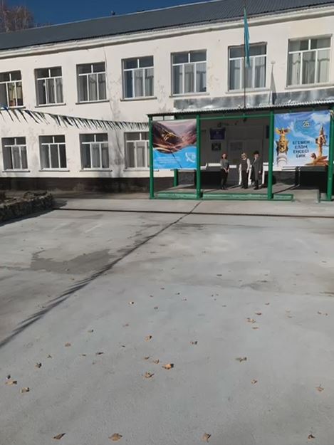 В преддверии Дня Республики председатель маслихата района Алтай, Л.А. Гречушникова, посетила поселок Зубовск, чтобы лично поздравить жителей с важным для всей страны праздником.