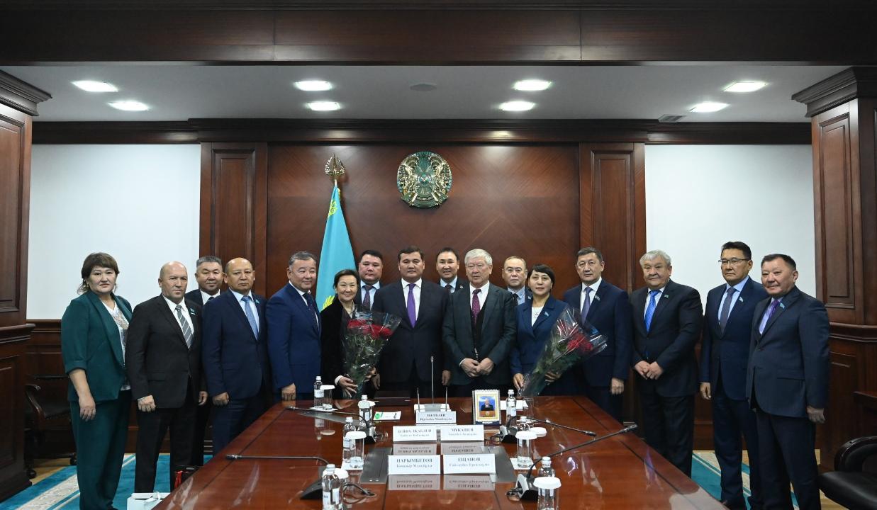 Глава региона встретился с председателями маслихатов