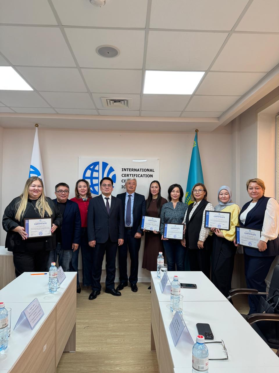 В Казахстане вручены первые профессиональные сертификаты по профессии управляющий многоквартирными жилыми домами