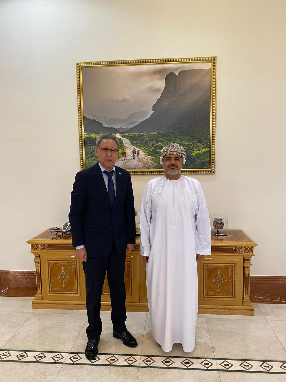 Казахстан и Оман расширяют сотрудничество в сфере транспорта