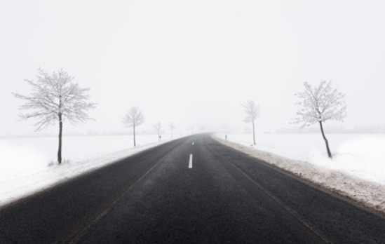 Рекомендации спасателей: действия населения при снежных заносах на автодорогах