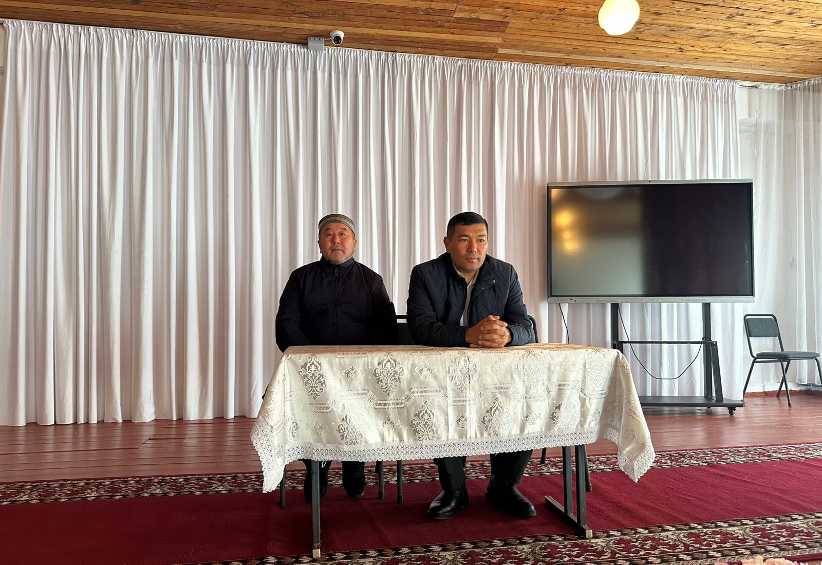 Черкасск ауылдық округ әкімнің аппараты мен ақсақалдар кеңесінің мүшелері және ауыл тұрғындарымен кездесү өткізілді.