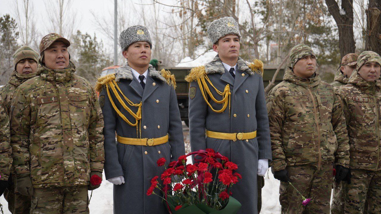 Герои не забыты: столичные спасатели почтили память погибших коллег