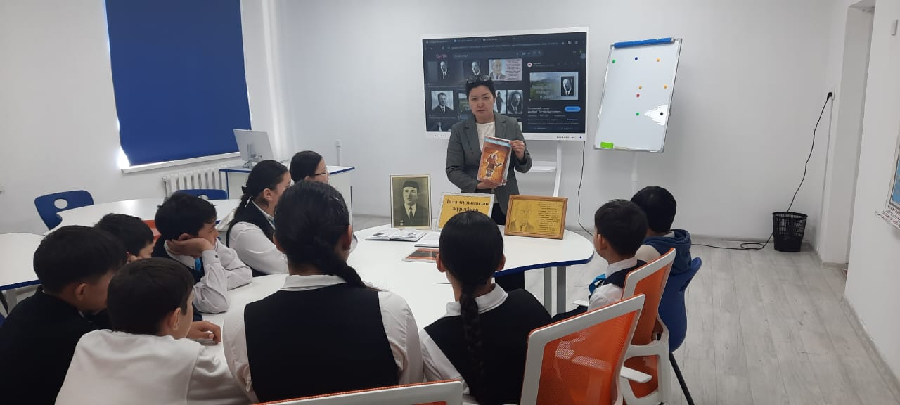 «Любивший музыку степи сердцем» – познавательный час, посвящённый 120-летию Латифа Хамиди